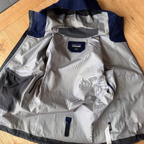 Patagonia Triolet Jacket — Men’s Small, navy/dark blue - Picture 6 of 6